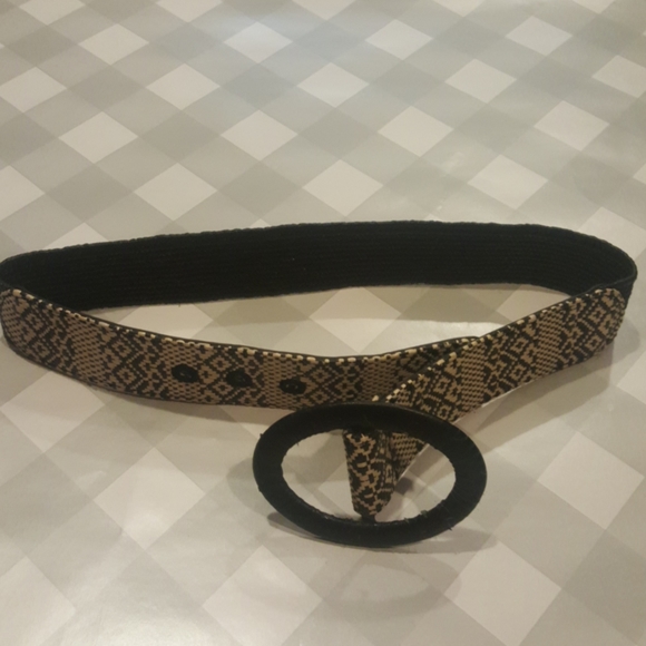 ➡️TWO FOR $7⬅️BELTS! So many belts! - Picture 10 of 12